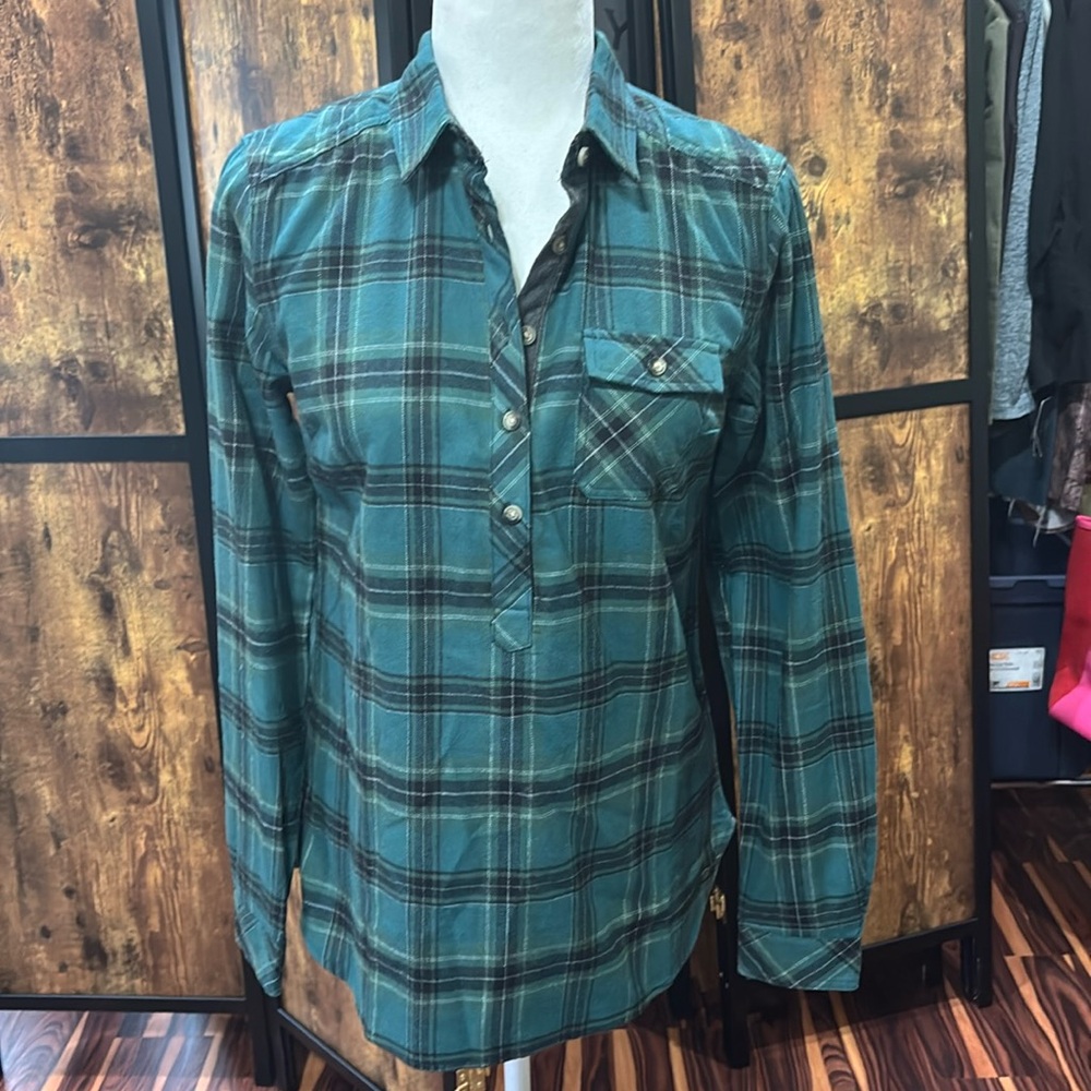 New legendary Whitetaill size small small half button down flannell